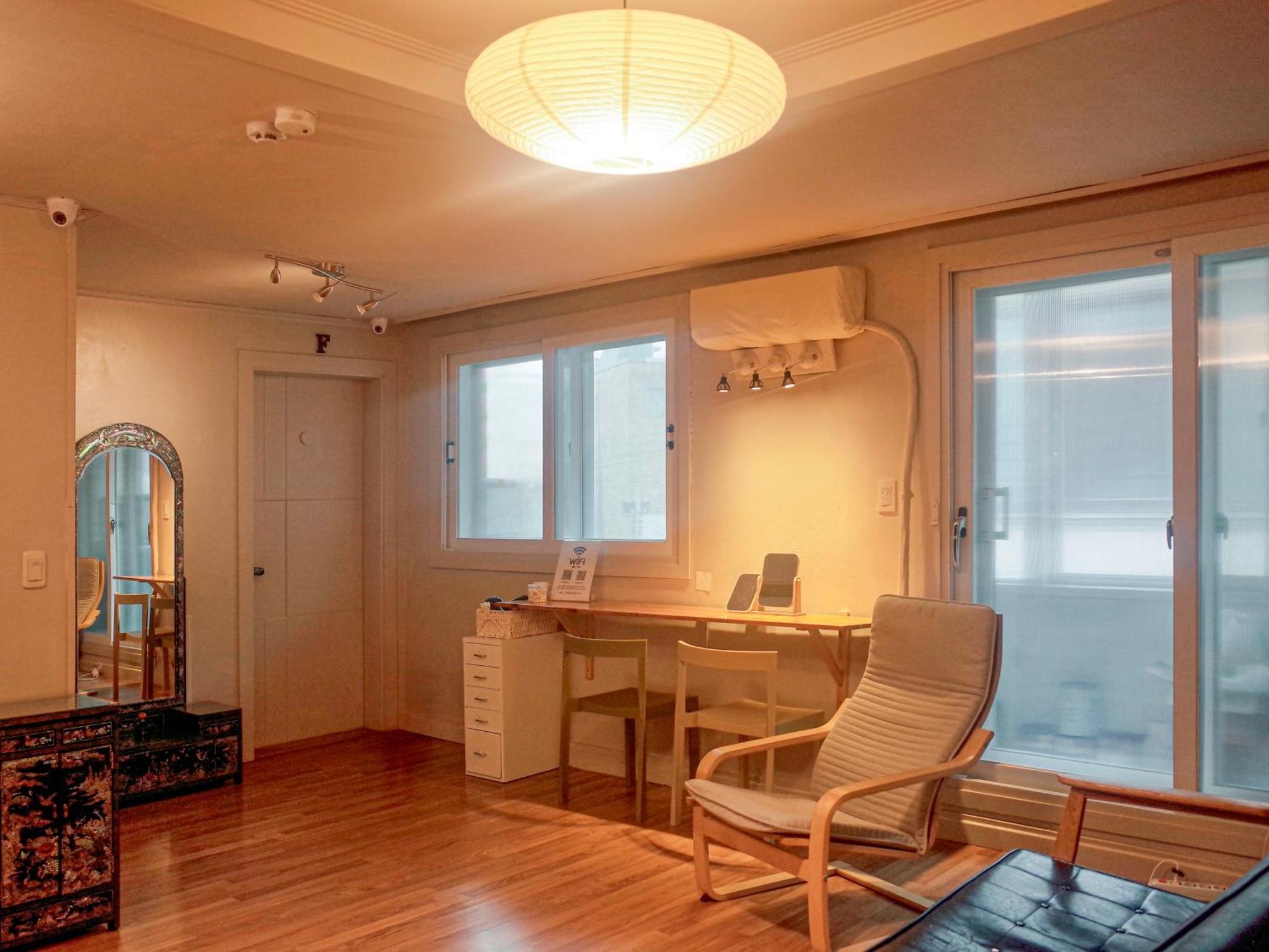 The One Hostel Hongdae In Seoul - Foreigner Only Экстерьер фото